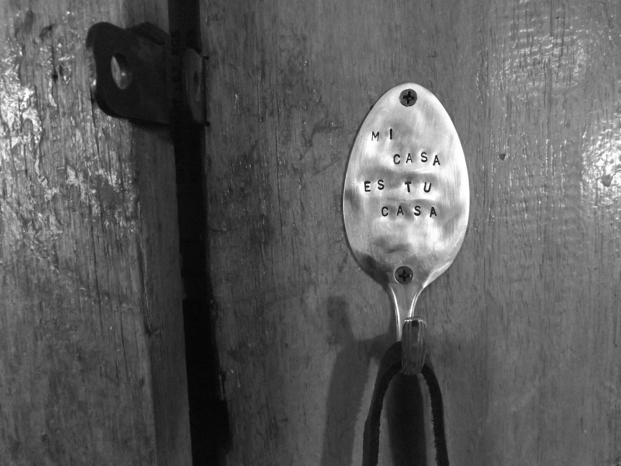 letter-stamped spoon hook Mi Casa Es Tu Casa