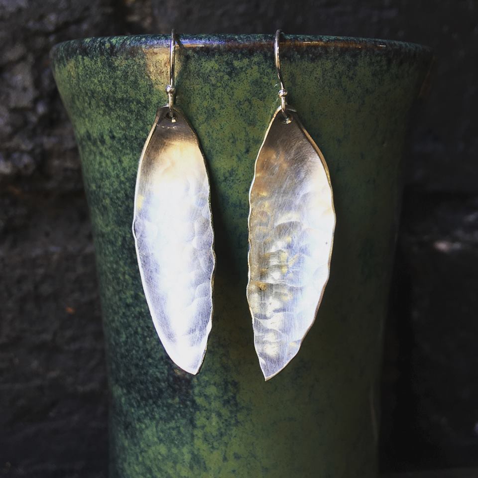 Spoon leaf earrings
